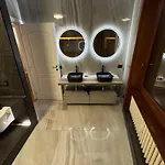Free Parking - Bolivar Grand Sauna Suite